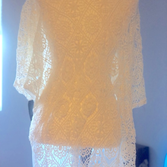 KIMONO NWT Laceback - Picture 3 of 4